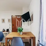 מלון דירות Gold Palace *****