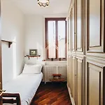 Gold Palace ***** פררה