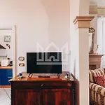Gold Palace ***** מלון דירות 4*