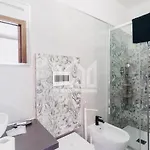 מלון דירות Gold Palace ***** פררה