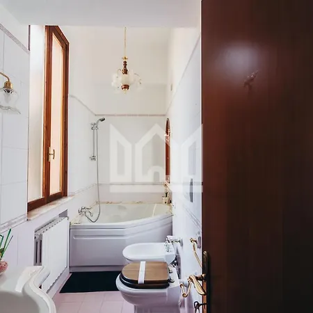 Gold Palace ***** Apart-hotel 4*