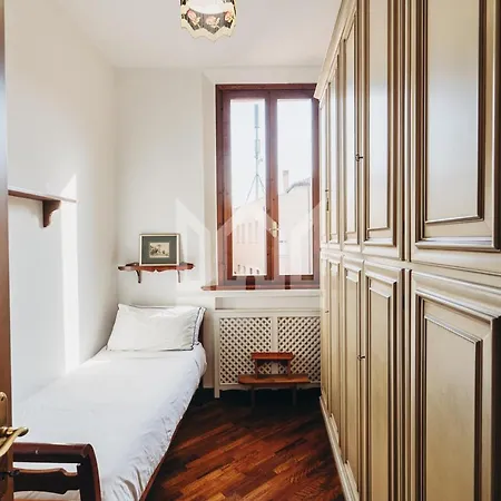 Gold Palace ***** Ferrara