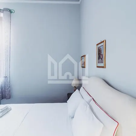 Gold Palace ***** Apartmanhotel Ferrara