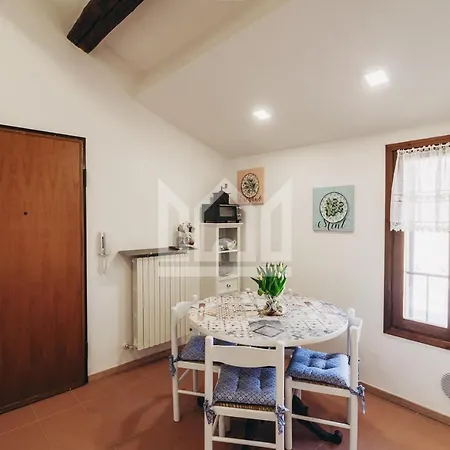 Gold Palace ***** Apartmanhotel Ferrara