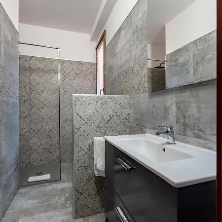 Gold Palace ***** 4* Ferrara