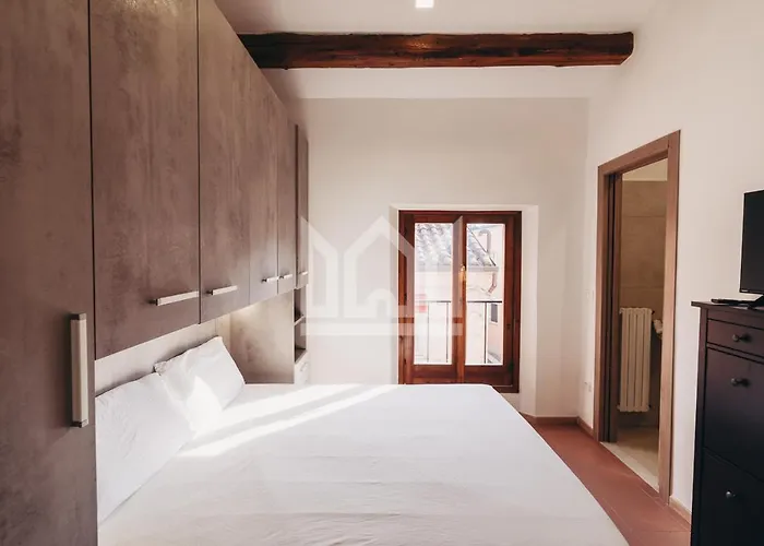 Gold Palace ***** 费拉拉