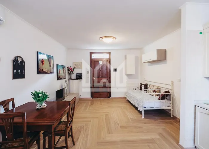 Gold Palace ***** 페라라