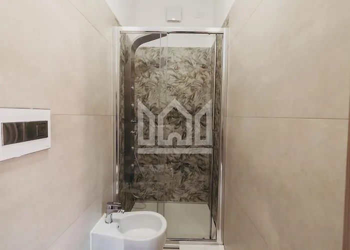 Gold Palace ***** 公寓式酒店 费拉拉