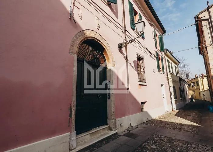 Gold Palace ***** 4* 费拉拉