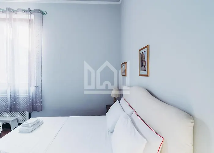 Gold Palace ***** 公寓式酒店 费拉拉