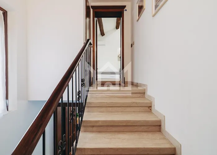 Gold Palace ***** 公寓式酒店