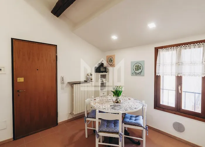 Gold Palace ***** Aparthotel Ferrara